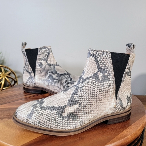 Lucky Brand Haylia Leather Snake Print Chelsea Boots Size 7 Pull on - Picture 8 of 16